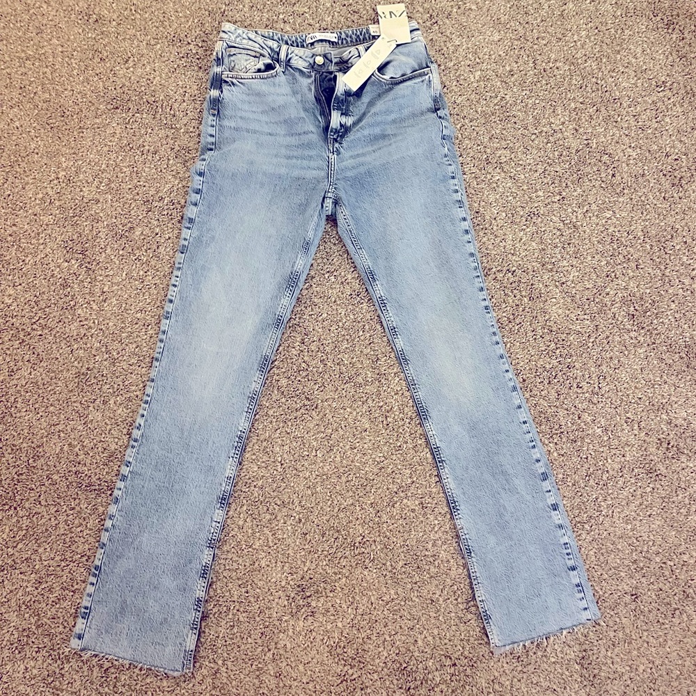 *** SOLD ***** 9/5 Zara High Rise Flare Jeans *New*
